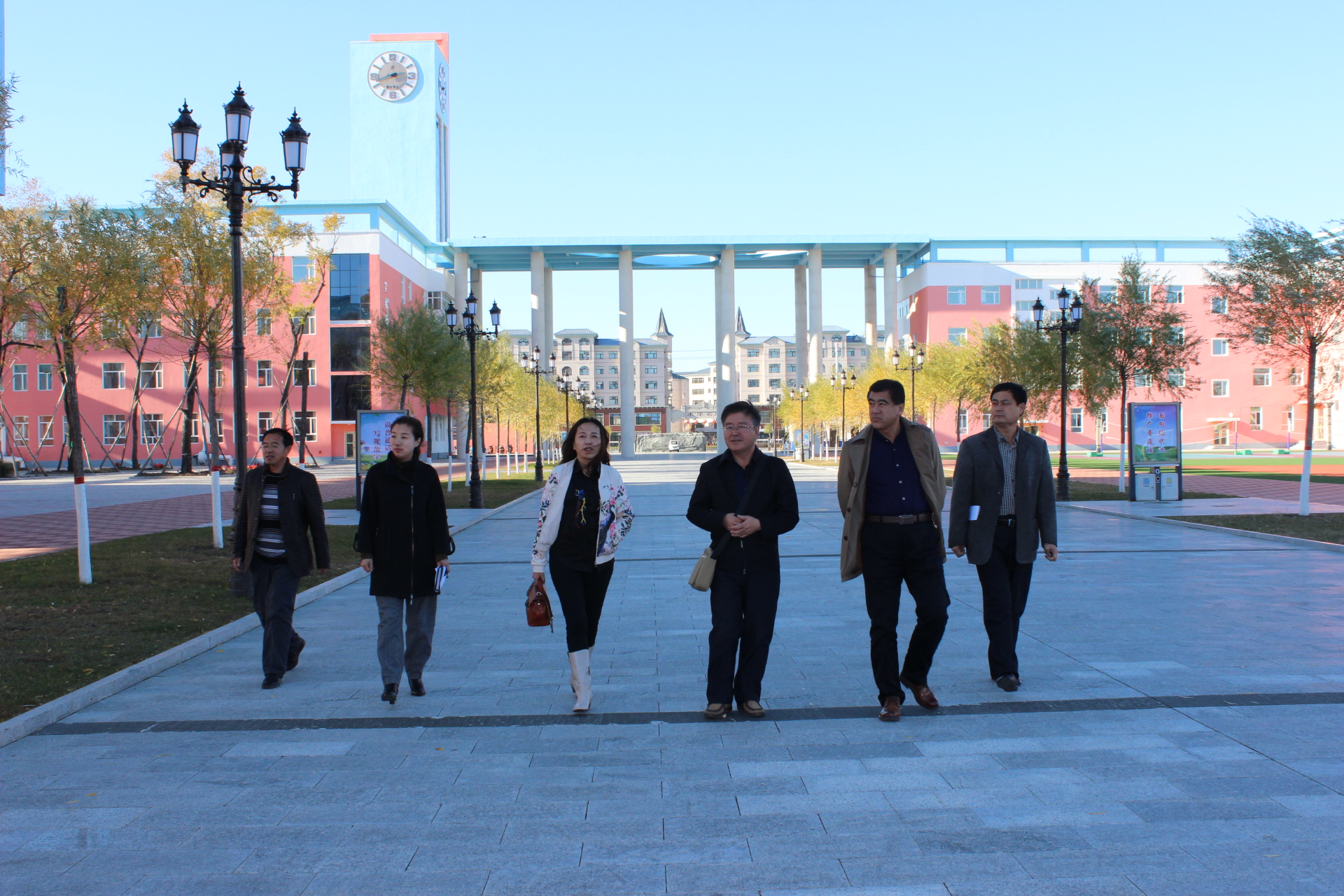 阿荣旗阿伦中学